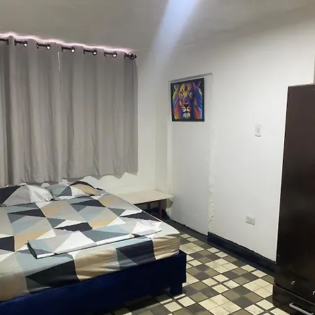 Pensión Familiar *